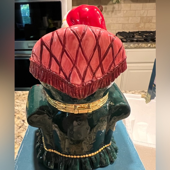 Santa Claus Decorative Porcelain Keepsake Box - Picture 12 of 16